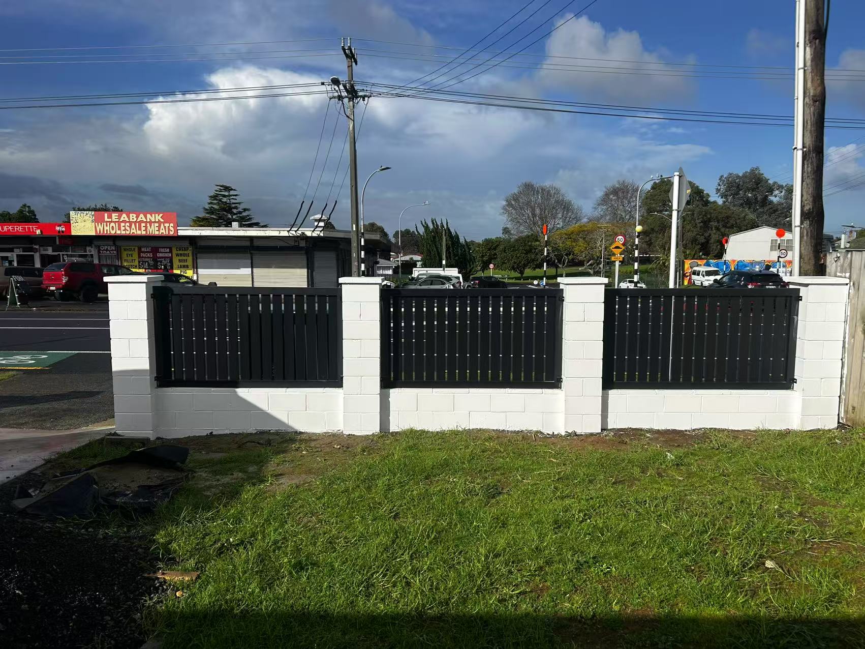 Aluminium Louver Sliding Gate: The Art of Private Living