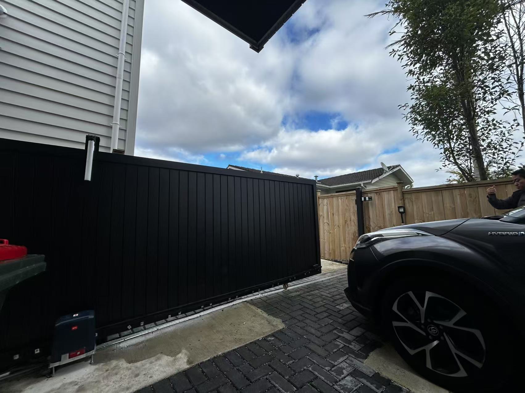 Aluminium Driveway Gate