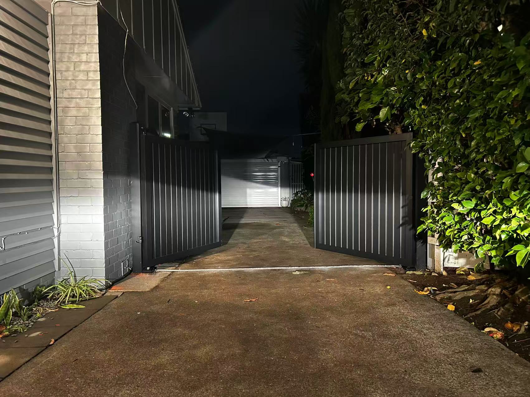 Aluminium Vertical Slat Gate: A Timeless Statement